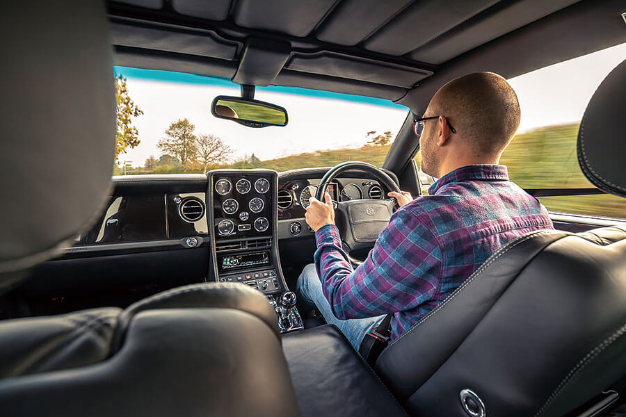 當賓利用四驅科技盛典取代移動行宮的年代。