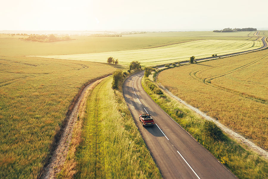 負擔不起清風迎面來的超跑嗎?沒什麼大不了,付出超跑價錢的五十分一其實也可以盡享開篷樂。
