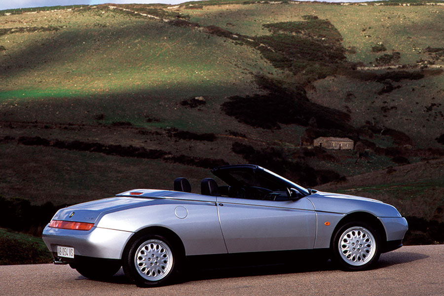 負擔不起清風迎面來的超跑嗎?沒什麼大不了,付出超跑價錢的五十分一其實也可以盡享開篷樂。