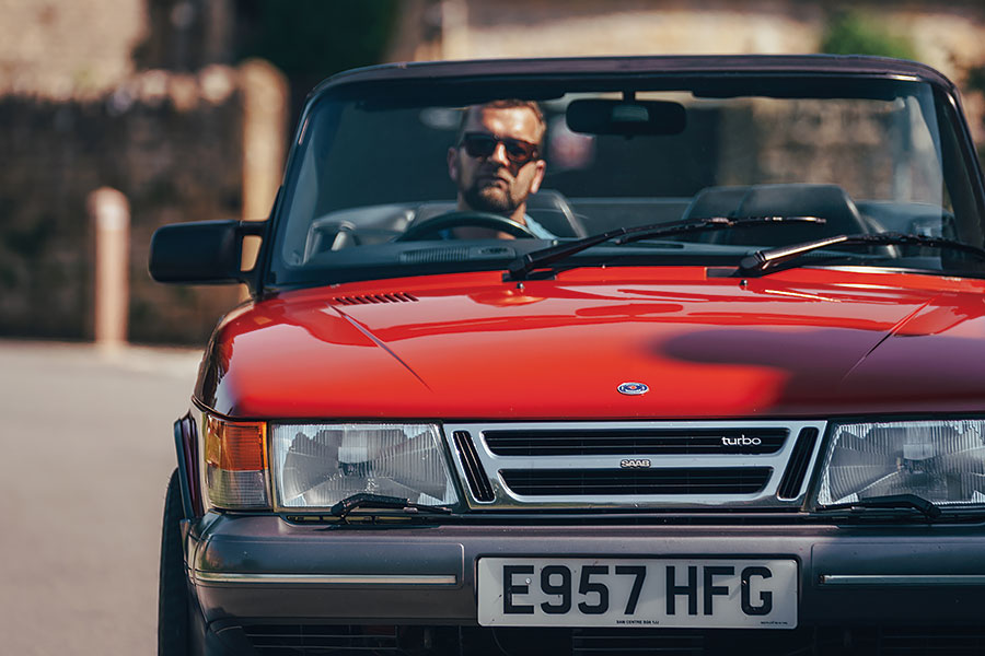 負擔不起清風迎面來的超跑嗎?沒什麼大不了,付出超跑價錢的五十分一其實也可以盡享開篷樂。