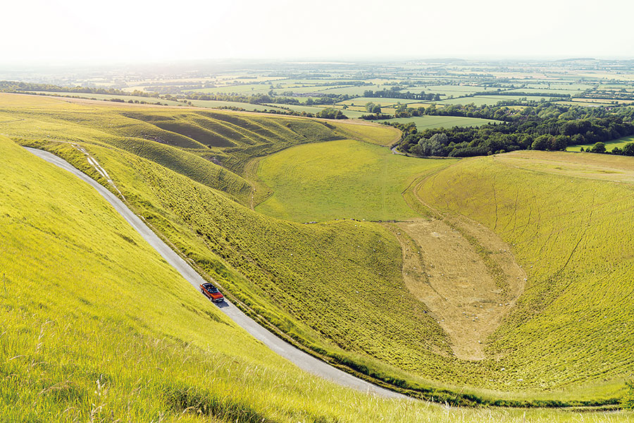 負擔不起清風迎面來的超跑嗎?沒什麼大不了,付出超跑價錢的五十分一其實也可以盡享開篷樂。