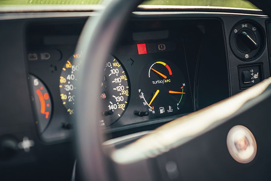 負擔不起清風迎面來的超跑嗎?沒什麼大不了,付出超跑價錢的五十分一其實也可以盡享開篷樂。