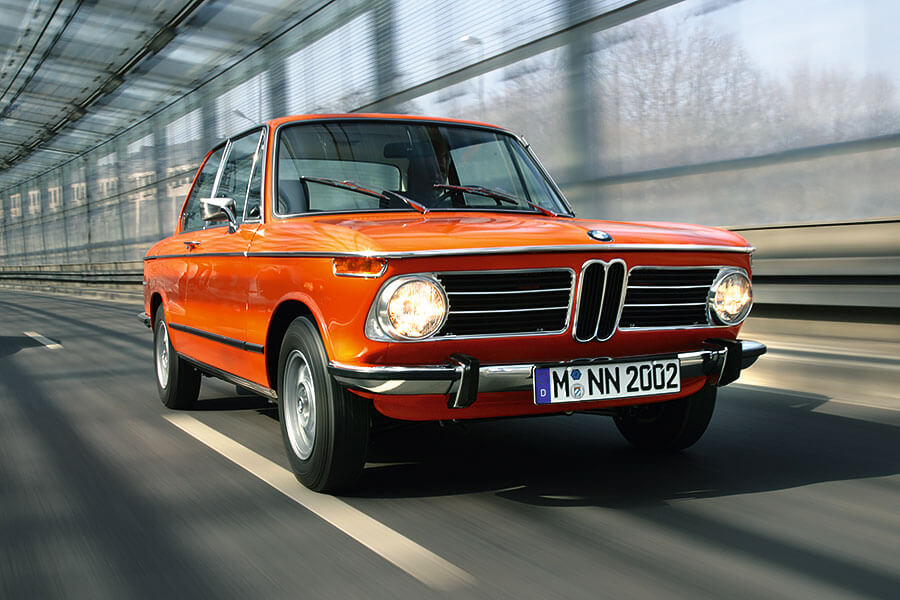 從生產飛機引擎起家，再到全世界最知名的德國豪華車廠，以下是我輩認為寶馬在過去105年間史上最佳的九大傑作。