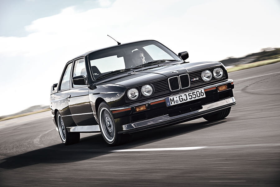 從生產飛機引擎起家，再到全世界最知名的德國豪華車廠，以下是我輩認為寶馬在過去105年間史上最佳的九大傑作。