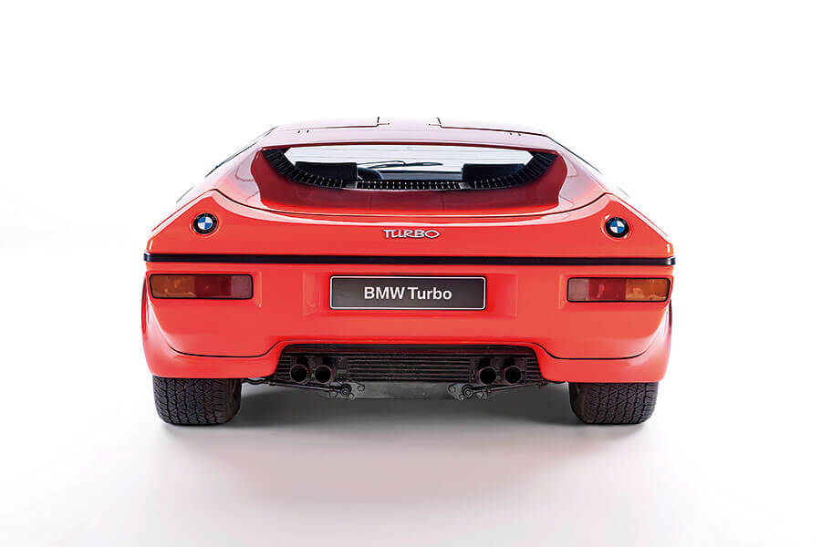 從最風光的傑作,到最慘淡的低潮,這裡備妥你想知的一切,以及好多你不曾知道的寶馬奇聞軼事。