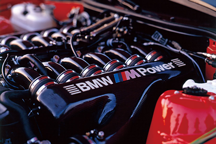 從最風光的傑作,到最慘淡的低潮,這裡備妥你想知的一切,以及好多你不曾知道的寶馬奇聞軼事。