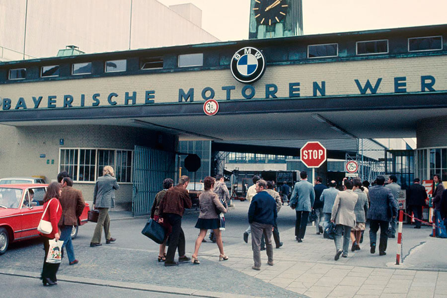 從最風光的傑作,至到最慘淡的低潮,這裡備妥你想知的一切,以及好多你不曾知道的寶馬奇聞軼事。