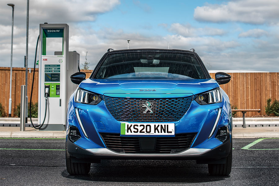 好像一件為了21世紀駕駛者而設計的機器,空間充裕,輕鬆怡人,尺寸恰到好處。