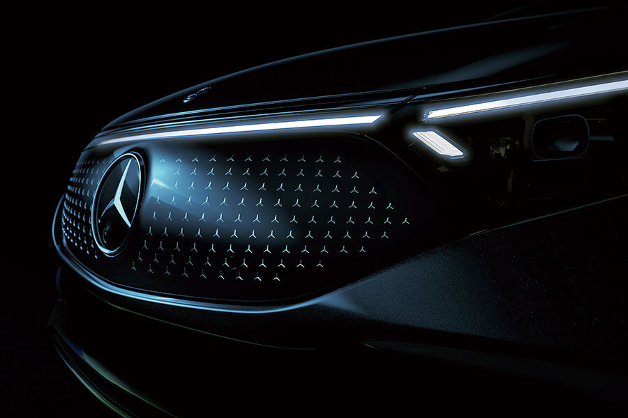 賓士為新型EQS真可謂出盡法寶,當中包括一個大似酒樓廚房水槽的螢幕……