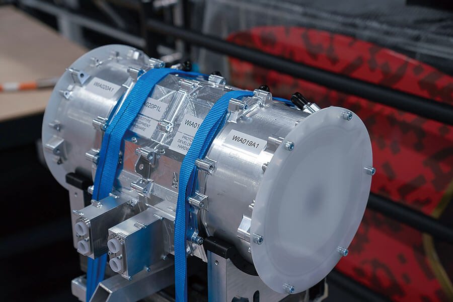 小菜一碟沒壓力啦。那麼先談重點吧,1,600hp的電動原型超跑,身手真的可以媲美蓮花一眾傳奇傑作嗎?