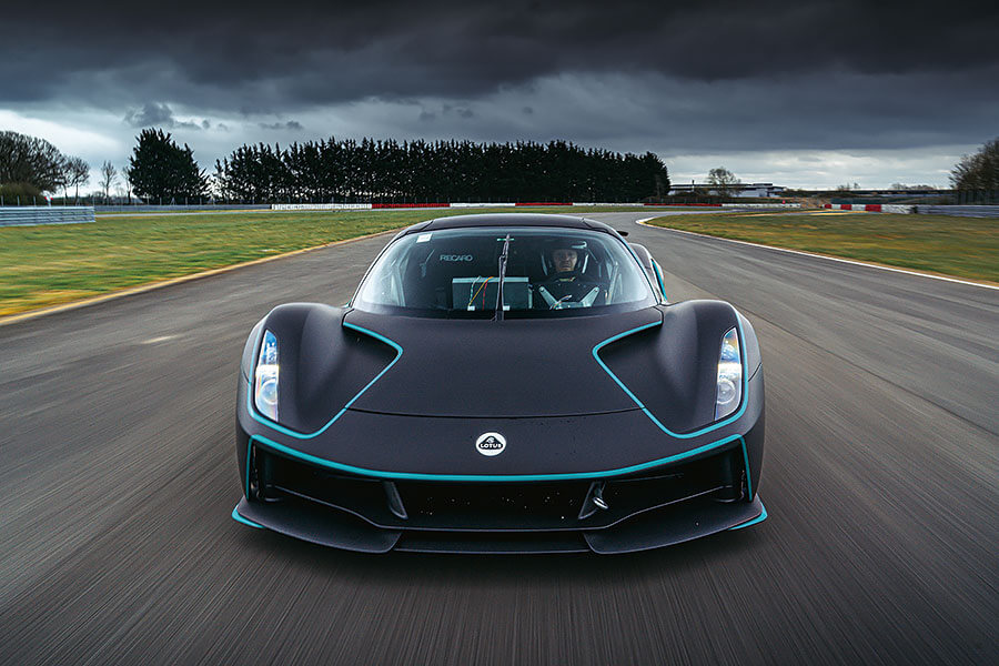小菜一碟沒壓力啦。那麼先談重點吧,1,600hp的電動原型超跑,身手真的可以媲美蓮花一眾傳奇傑作嗎?