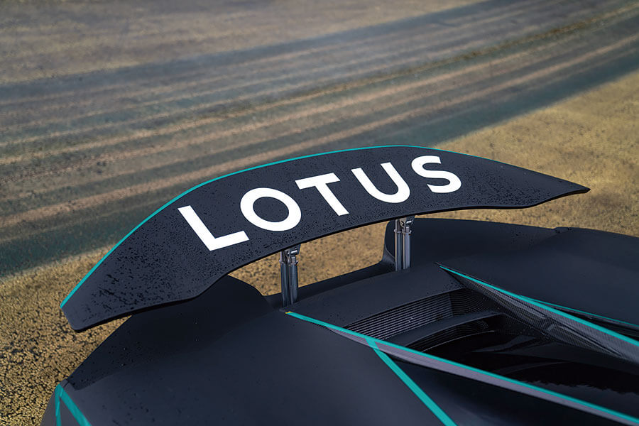 小菜一碟沒壓力啦。那麼先談重點吧,1,600hp的電動原型超跑,身手真的可以媲美蓮花一眾傳奇傑作嗎?