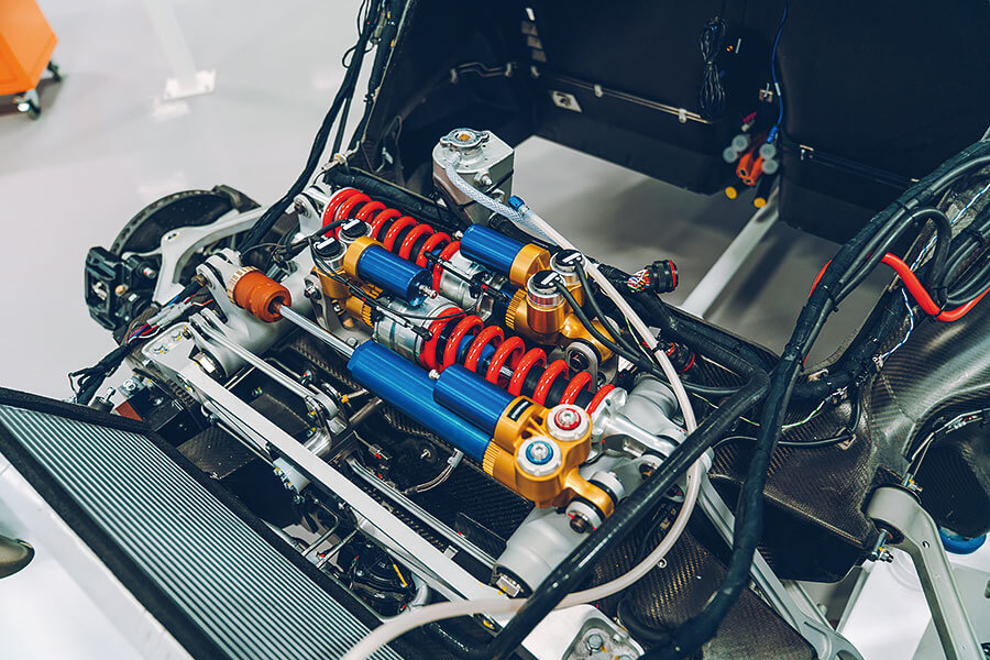 小菜一碟沒壓力啦。那麼先談重點吧,1,600hp的電動原型超跑,身手真的可以媲美蓮花一眾傳奇傑作嗎?