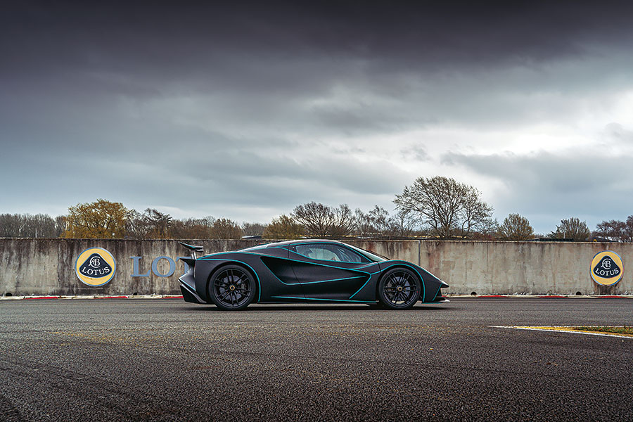 小菜一碟沒壓力啦。那麼先談重點吧,1,600hp的電動原型超跑,身手真的可以媲美蓮花一眾傳奇傑作嗎?