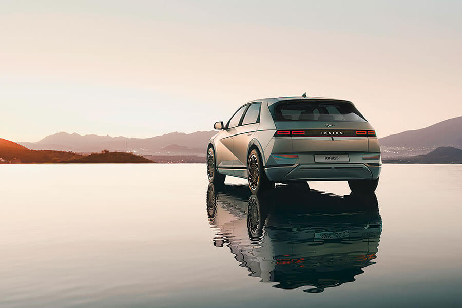 好像一件為了21世紀駕駛者而設計的機器,空間充裕,輕鬆怡人,尺寸恰到好處。