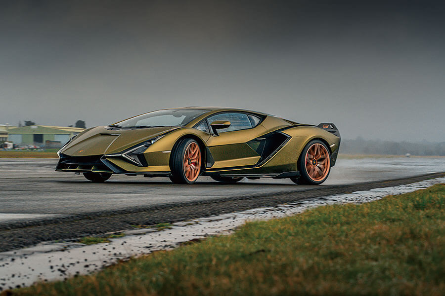 小菜一碟沒壓力啦。那麼先談重點吧,1,600hp的電動原型超跑,身手真的可以媲美蓮花一眾傳奇傑作嗎?