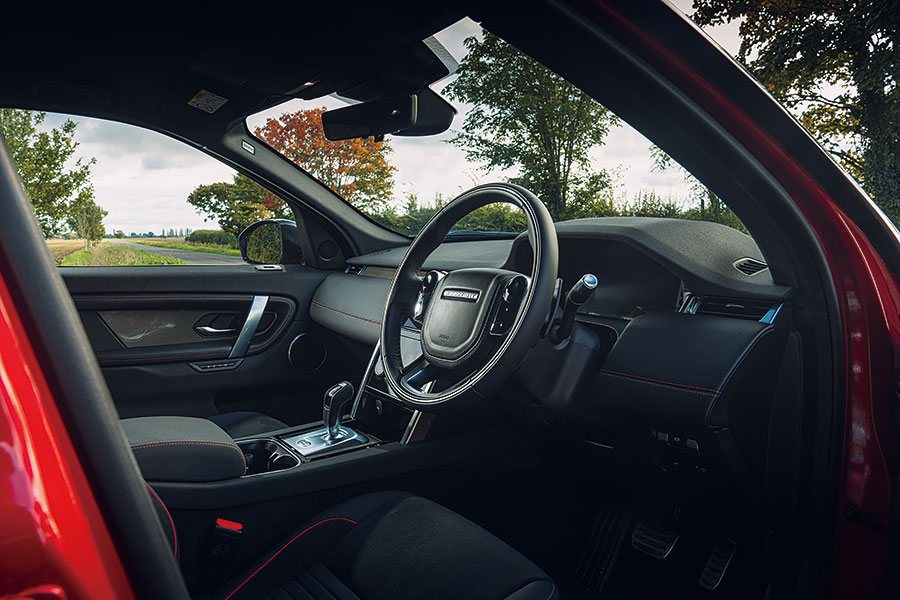 善待一家老少,在各自所屬的時代備受用家愛戴,開起來好玩有趣,前後相去廿四年。