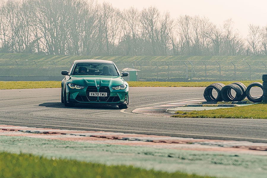 暫且不要理會那副「嘴臉」,是時候聽聽Chris Harris對新型M3有何高論……