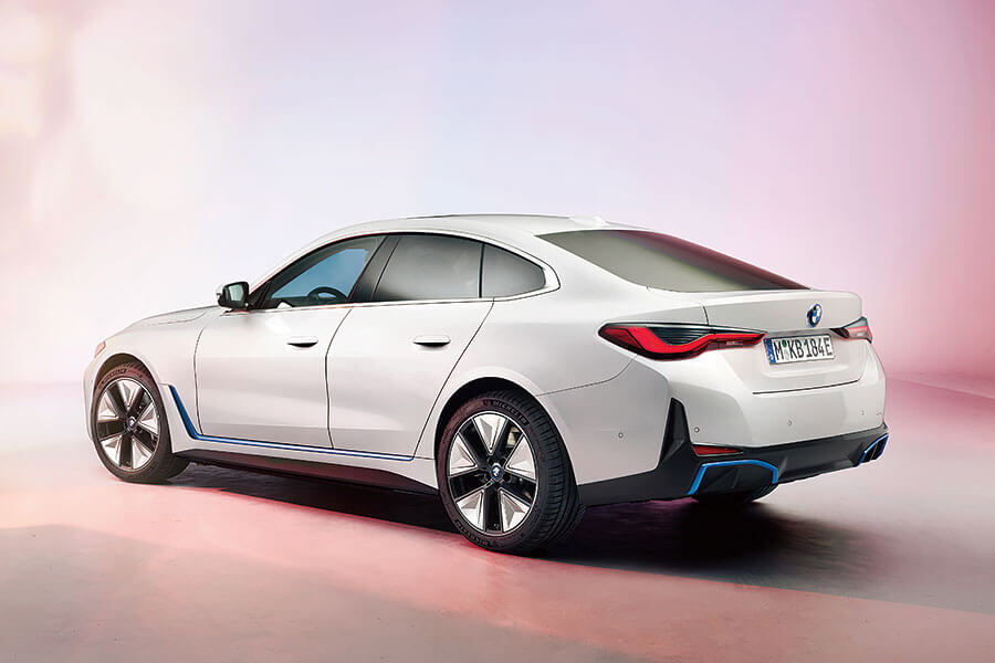 暫且不要理會那副「嘴臉」,是時候聽聽Chris Harris對新型M3有何高論……