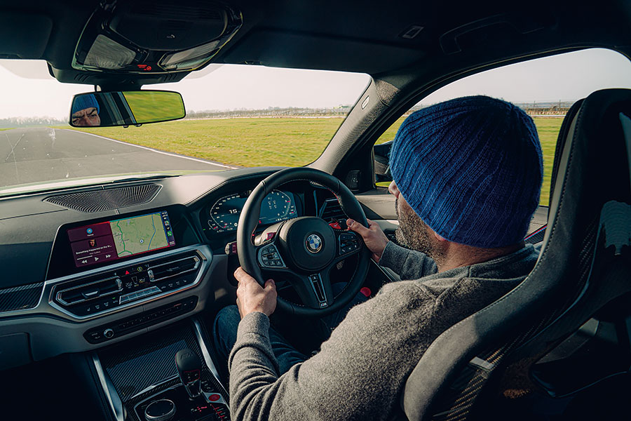 暫且不要理會那副「嘴臉」,是時候聽聽Chris Harris對新型M3有何高論……