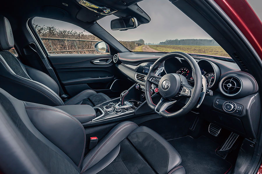 暫且擱下車頭不談，這場決鬥M3非勝不可，但愛快又豈會輕易拱手相讓。