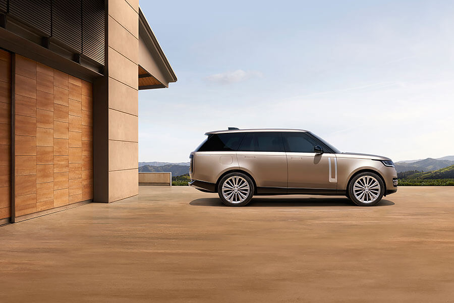 看起來五十年如一日?不,這可是一輛從頭到尾,由內而外百分之百全新的Range Rover。