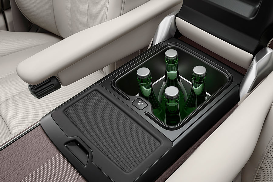 看起來五十年如一日?不,這可是一輛從頭到尾,由內而外百分之百全新的Range Rover。