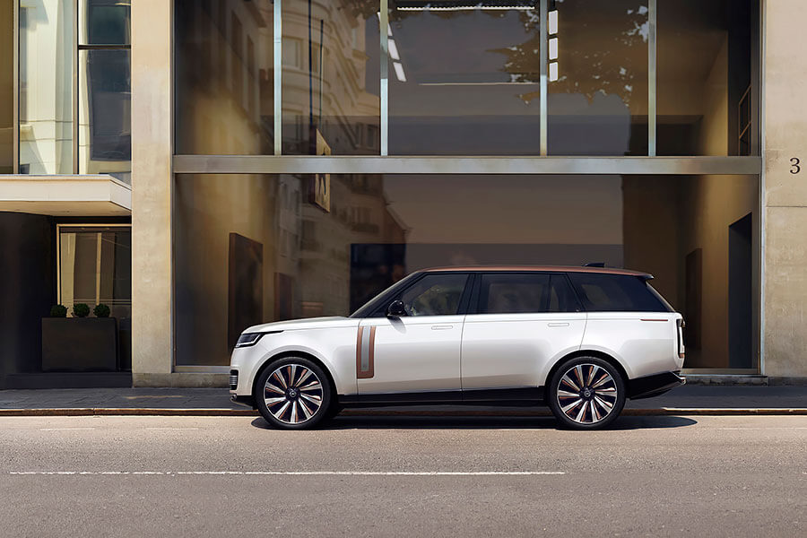 看起來五十年如一日?不,這可是一輛從頭到尾,由內而外百分之百全新的Range Rover。