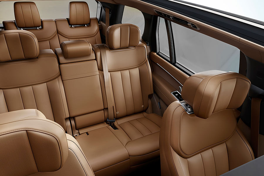 看起來五十年如一日?不,這可是一輛從頭到尾,由內而外百分之百全新的Range Rover。