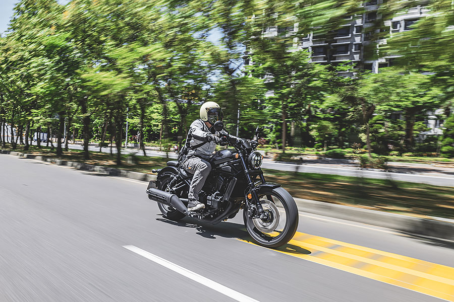 廠方雖將Rebel車系歸類為Bobber風格,但我覺得它不屬於任何一類,有自己的獨特性格……。