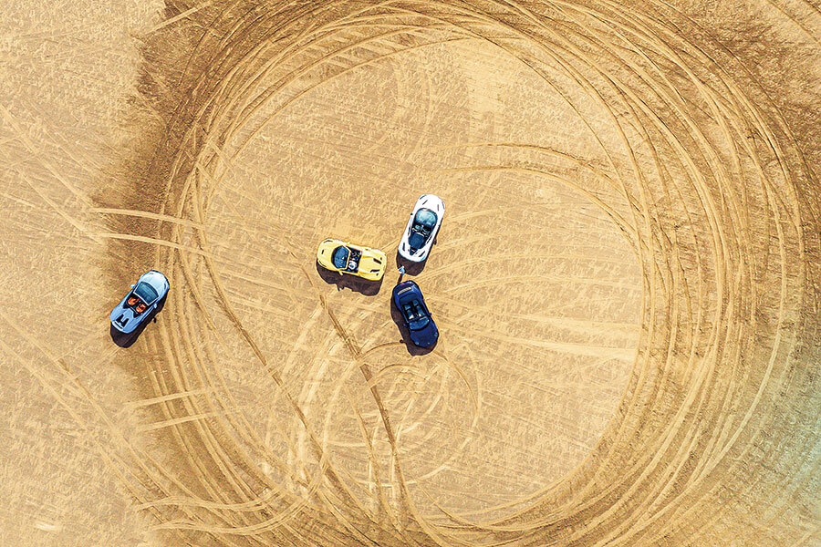 砍掉超跑的車頂會功夫盡失嗎?如今正是曬到全身曬斑查明真相的好時機,沙灘我來也!