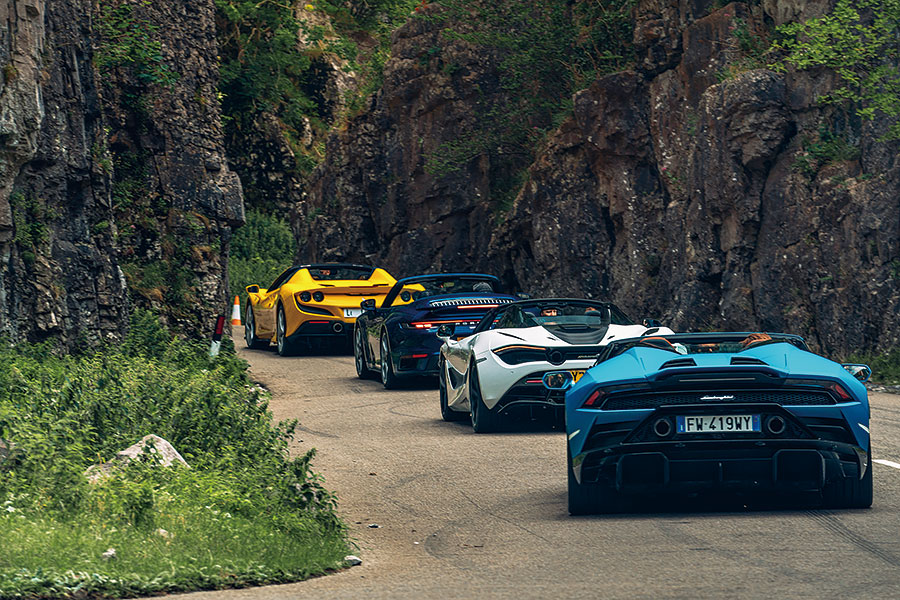 砍掉超跑的車頂會功夫盡失嗎?如今正是曬到全身曬斑查明真相的好時機,沙灘我來也!