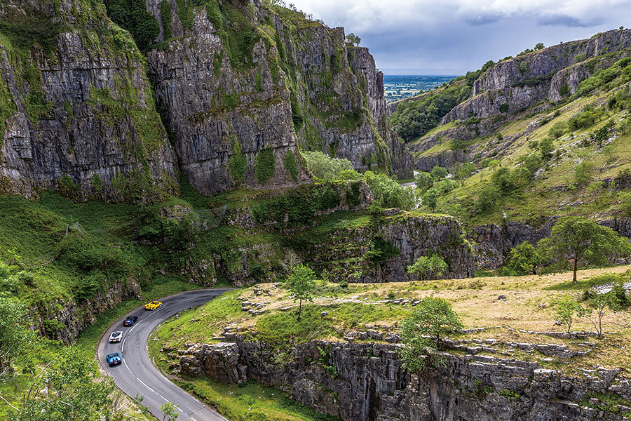砍掉超跑的車頂會功夫盡失嗎?如今正是曬到全身曬斑查明真相的好時機,沙灘我來也!