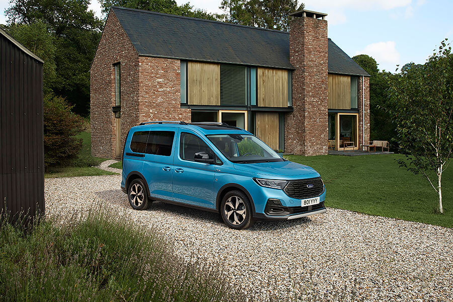 新一代Caddy有點強,打不贏的話該怎麼辦?那就依樣畫葫蘆做一台Ford Tourneo Connect啊!