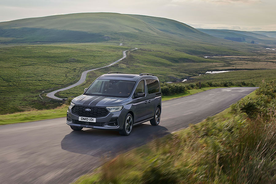新一代Caddy有點強,打不贏的話該怎麼辦?那就依樣畫葫蘆做一台Ford Tourneo Connect啊!
