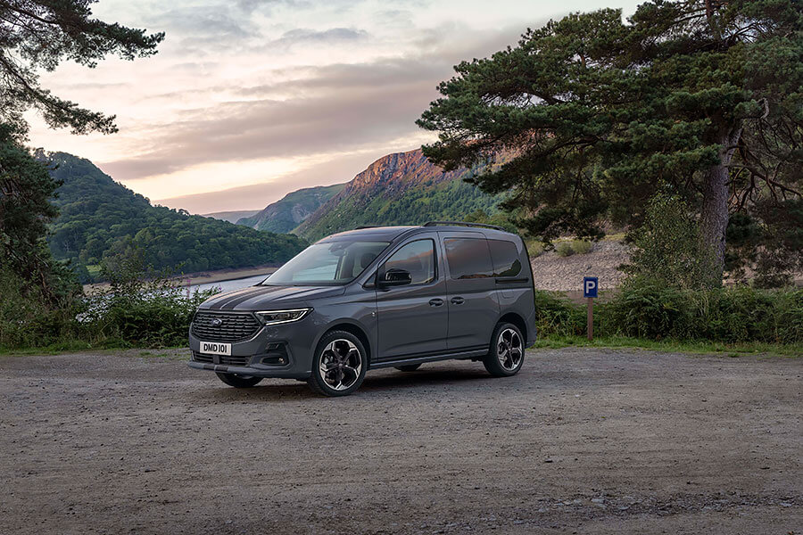 新一代Caddy有點強,打不贏的話該怎麼辦?那就依樣畫葫蘆做一台Ford Tourneo Connect啊!