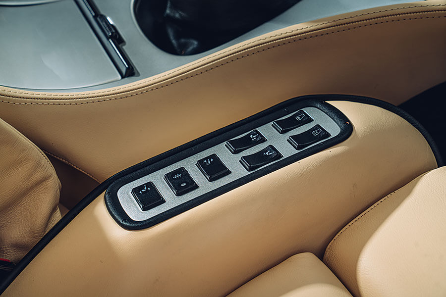 回想1990年代,動力天下第一的乘用車原來是雙機械增壓Aston Martin。