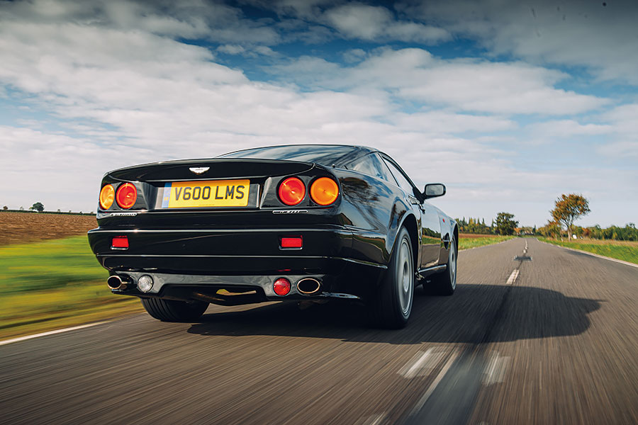 回想1990年代，動力天下第一的乘用車原來是雙機械增壓Aston Martin。