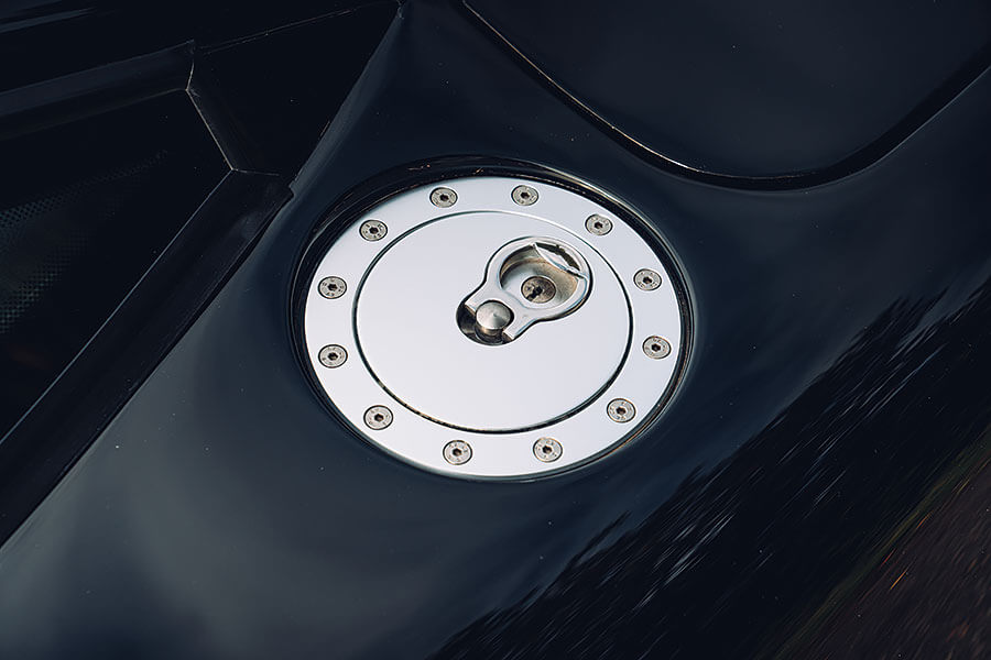 回想1990年代,動力天下第一的乘用車原來是雙機械增壓Aston Martin。