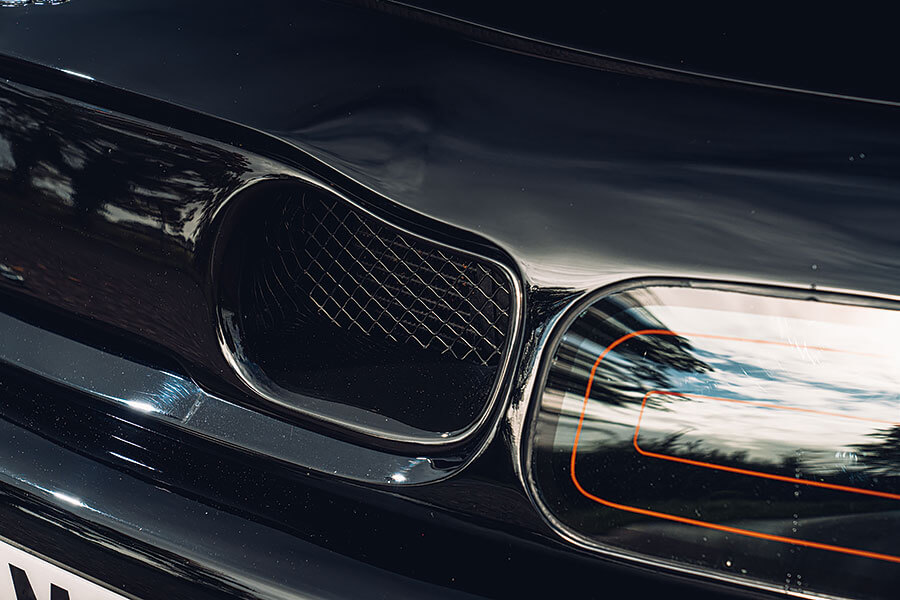 回想1990年代,動力天下第一的乘用車原來是雙機械增壓Aston Martin。