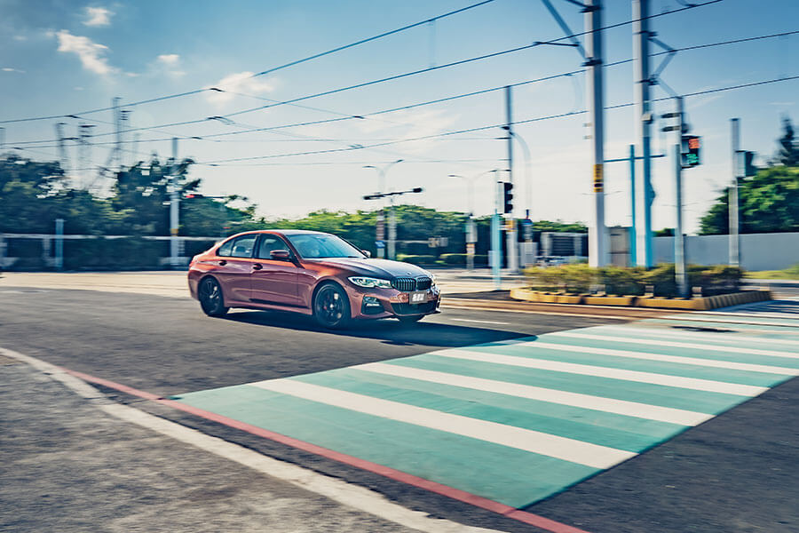 現行3 Series向來是我輩首屈一指的中型車選項,此番大手筆增添新裝,打算盛情款待諸位老朋友、新同學。