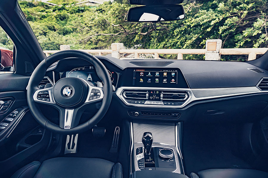 現行3 Series向來是我輩首屈一指的中型車選項,此番大手筆增添新裝,打算盛情款待諸位老朋友、新同學。