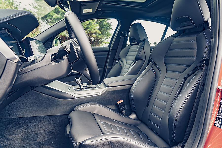 現行3 Series向來是我輩首屈一指的中型車選項,此番大手筆增添新裝,打算盛情款待諸位老朋友、新同學。