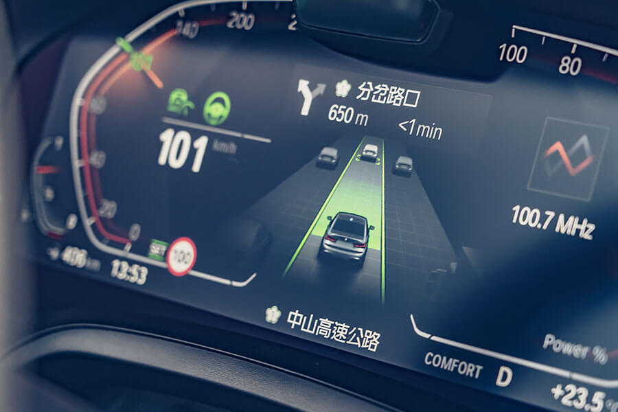 現行3 Series向來是我輩首屈一指的中型車選項,此番大手筆增添新裝,打算盛情款待諸位老朋友、新同學。