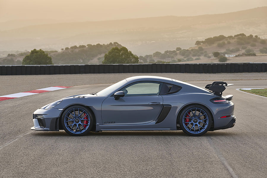 練就一身神功仍不足以威嚇武林?不如試試這招由保時捷新發明的絕世神功718 Cayman GT4 RS吧!