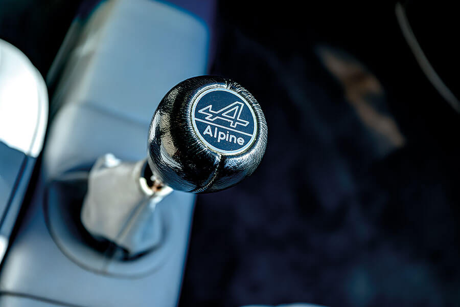 一年前，筆者約定這部A110的車主作採訪，可惜因颱風吹襲而被迫延期。去到後來打算追問進展，才駭然得知林先生猝然離世……