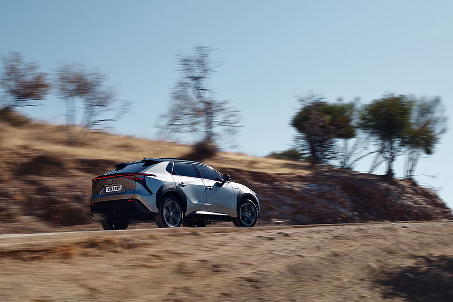 雖然聽起來就像是你在網購輸入的折扣碼,但bZ4X卻是輛豐田史上第一款不折不扣的純電動休旅車。