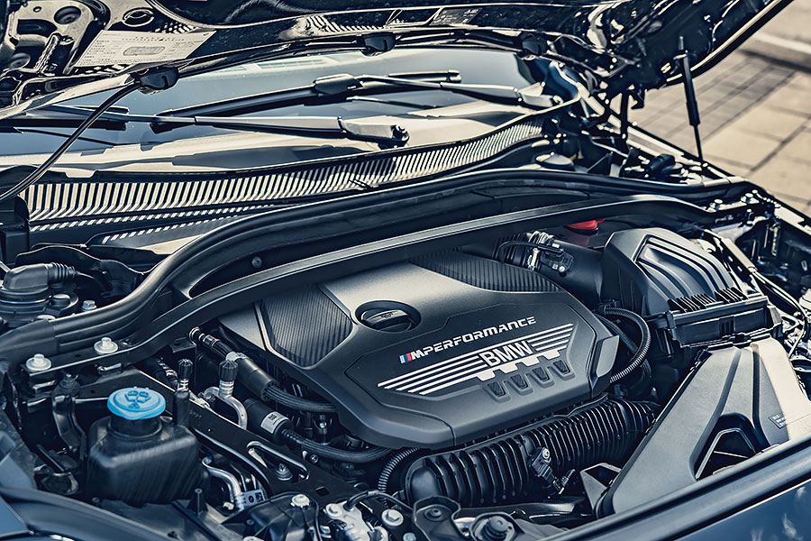 這是一場黑色豪門企業第三代的氣勢爭奪戰。