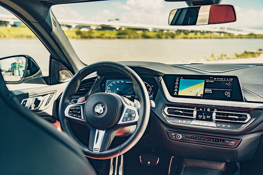 這是一場黑色豪門企業第三代的氣勢爭奪戰。