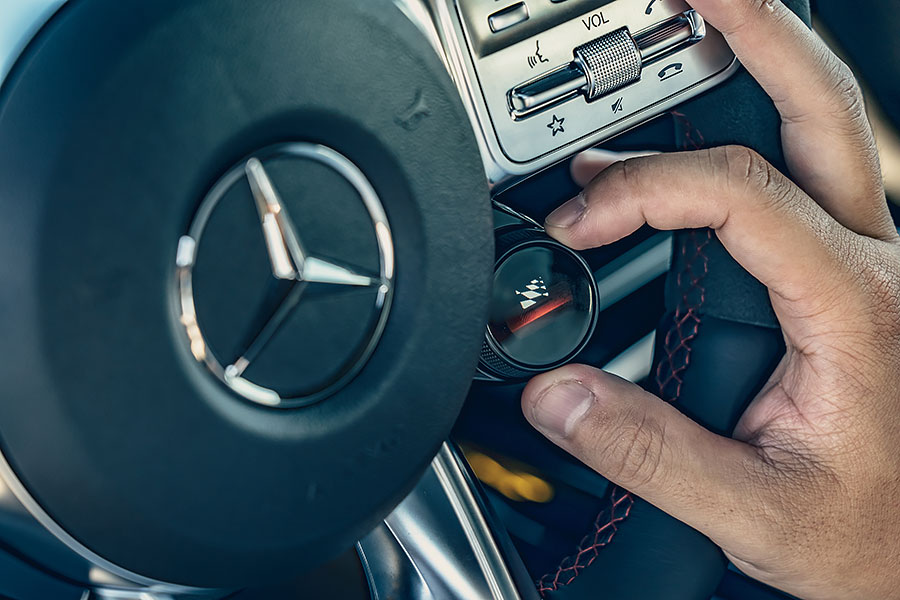 這是一場黑色豪門企業第三代的氣勢爭奪戰。